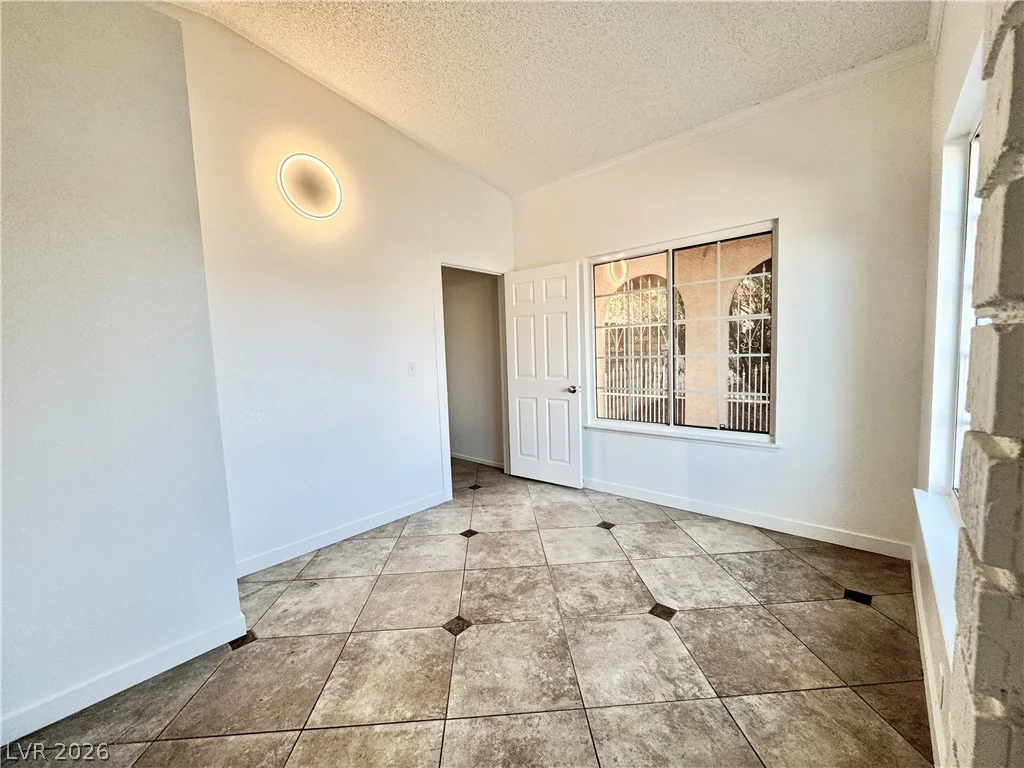 4064 Spitze, Las Vegas, NV 89103