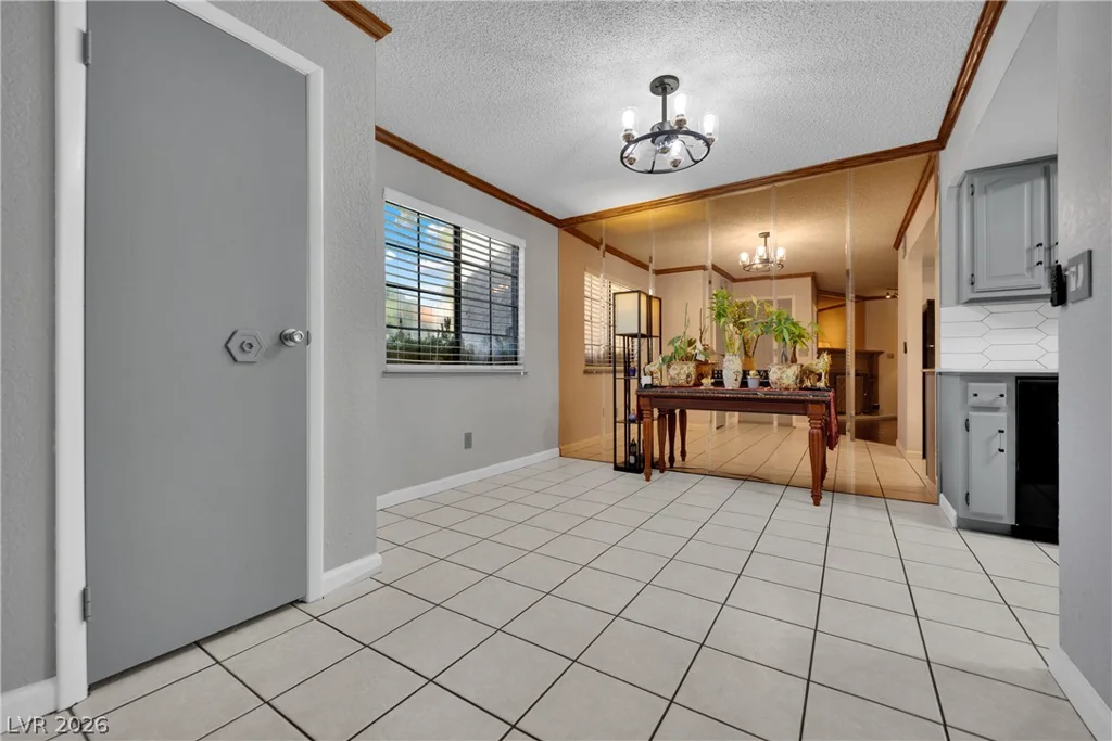 5075 Eldora, Las Vegas, NV 89146