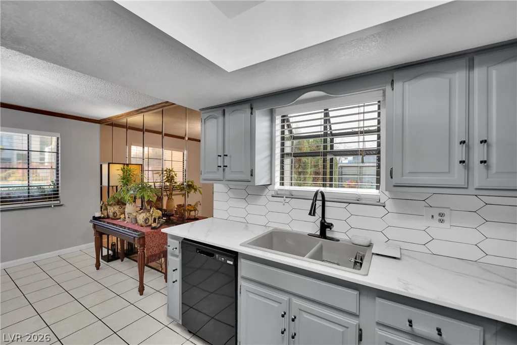 5075 Eldora, Las Vegas, NV 89146