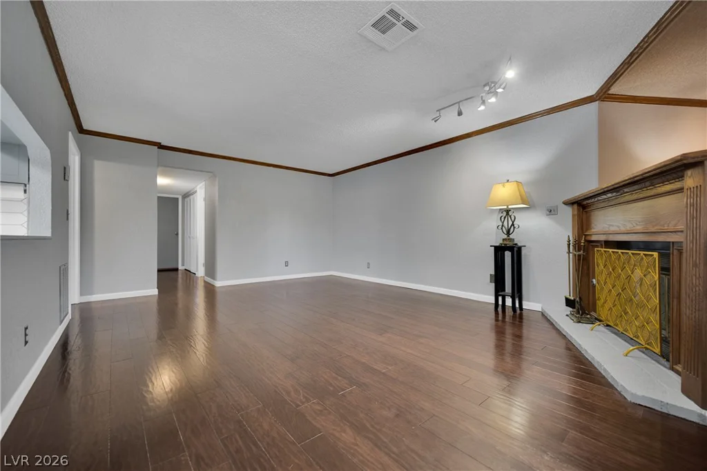 5075 Eldora, Las Vegas, NV 89146