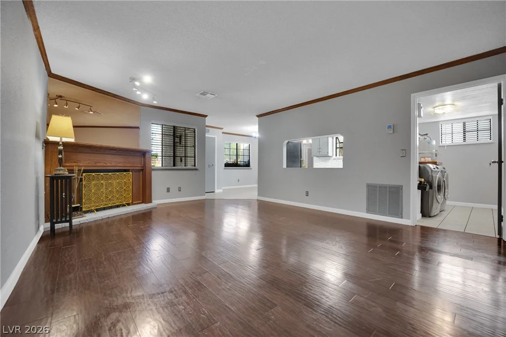 5075 Eldora, Las Vegas, NV 89146