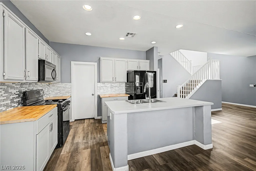 6725 Petrified Forest, North Las Vegas, NV 89084