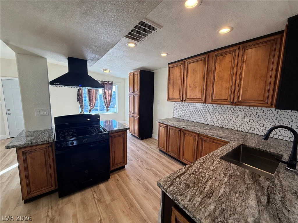 209 Stanford, Las Vegas, NV 89107