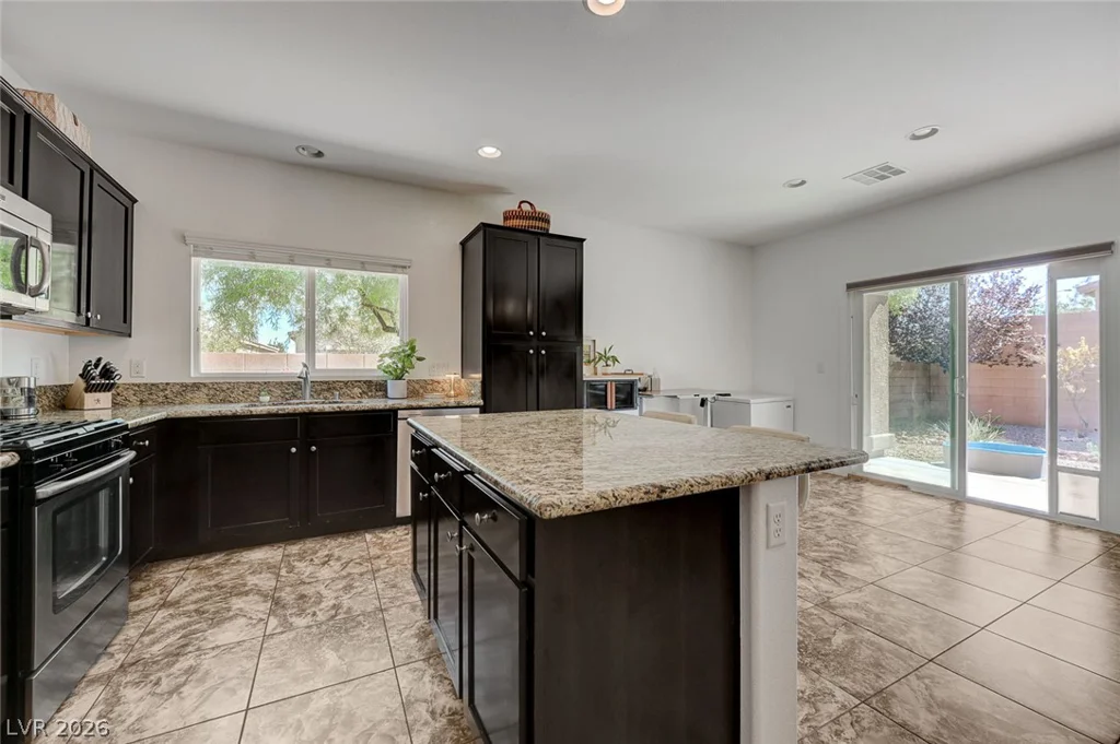 7165 Summer Air, Las Vegas, NV 89179