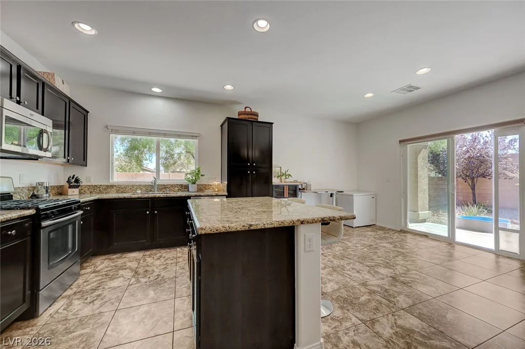 7165 Summer Air, Las Vegas, NV 89179