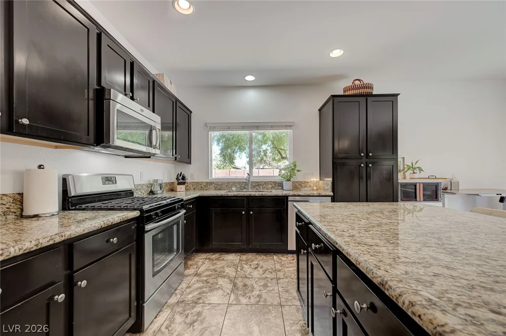 7165 Summer Air, Las Vegas, NV 89179