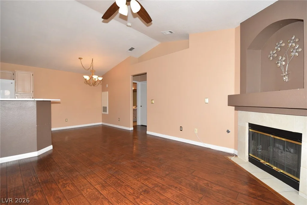 5415 Harmon, Las Vegas, NV 89103