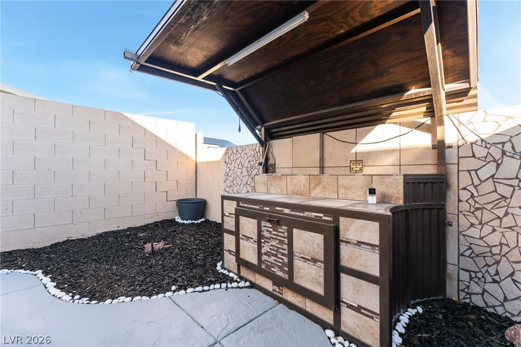 5908 Buena Tierra, North Las Vegas, NV 89031