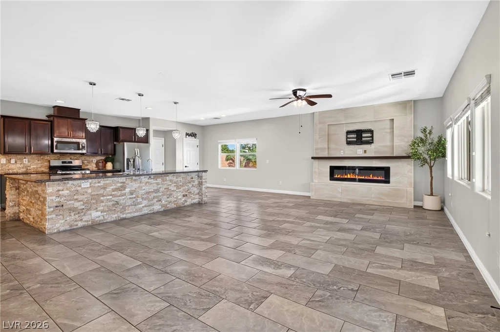 2668 Dorshester Heights, Las Vegas, NV 89108