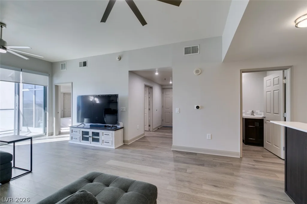 150 Las Vegas, Las Vegas, NV 89101