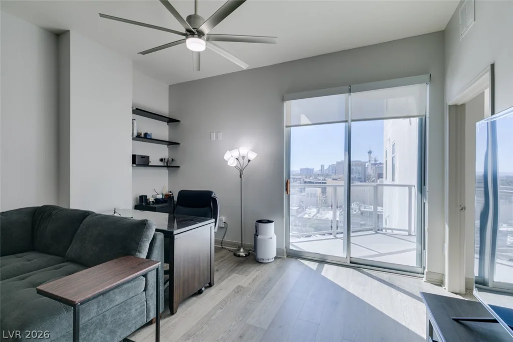 150 Las Vegas, Las Vegas, NV 89101