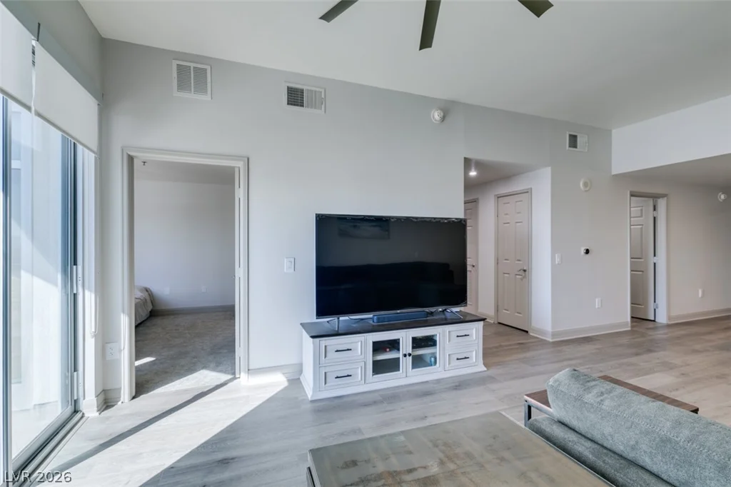 150 Las Vegas, Las Vegas, NV 89101