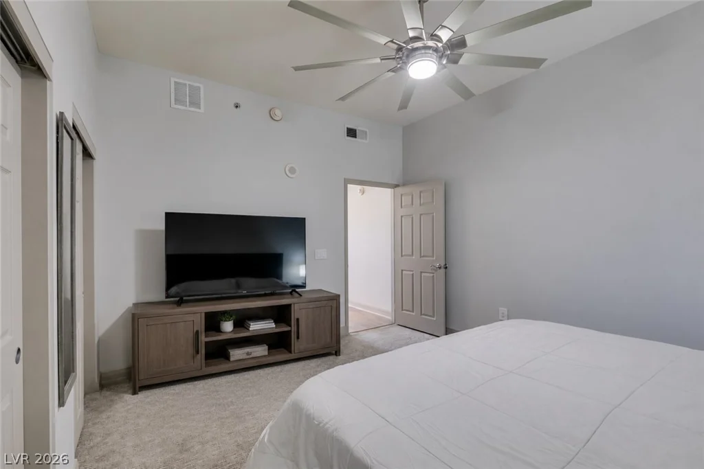 150 Las Vegas, Las Vegas, NV 89101