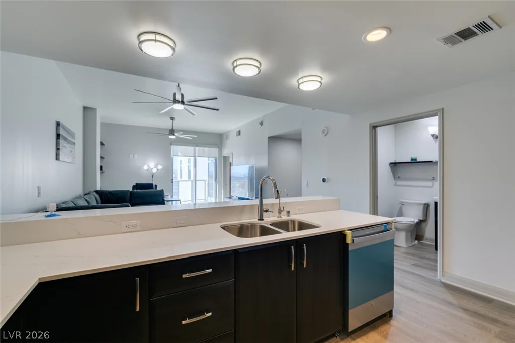 150 Las Vegas, Las Vegas, NV 89101
