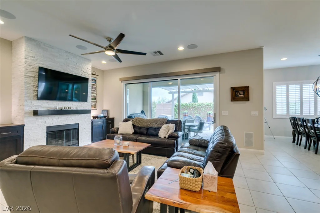 7326 Winesburg, Las Vegas, NV 89166