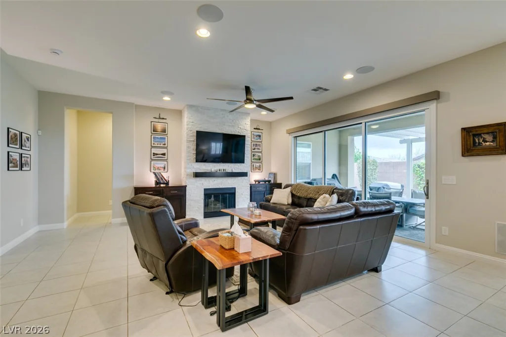 7326 Winesburg, Las Vegas, NV 89166