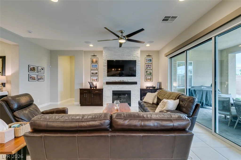 7326 Winesburg, Las Vegas, NV 89166