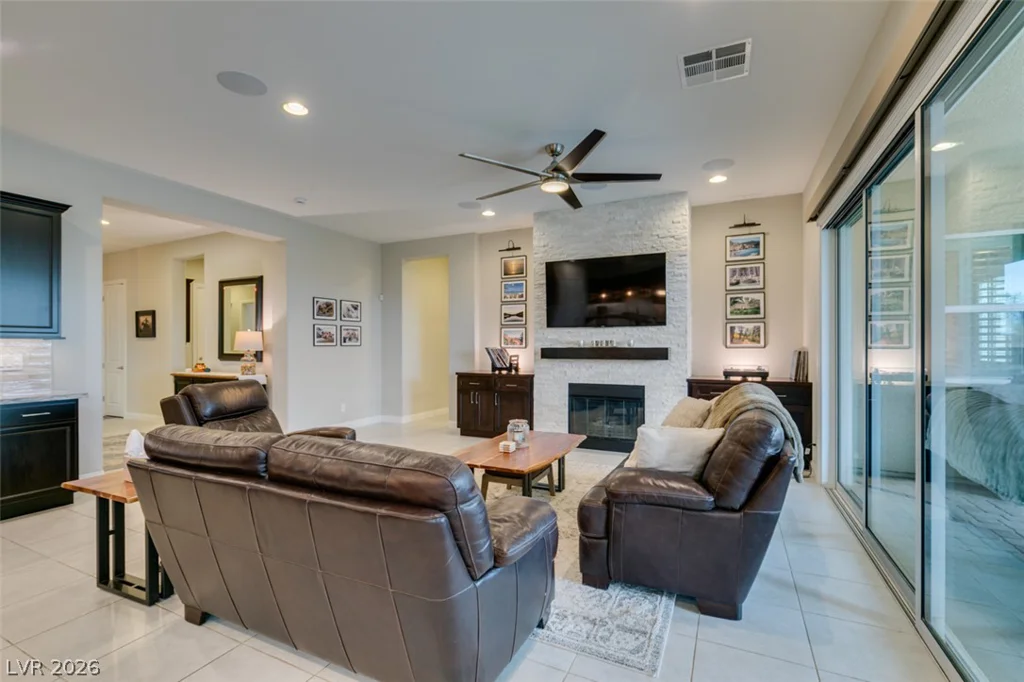 7326 Winesburg, Las Vegas, NV 89166