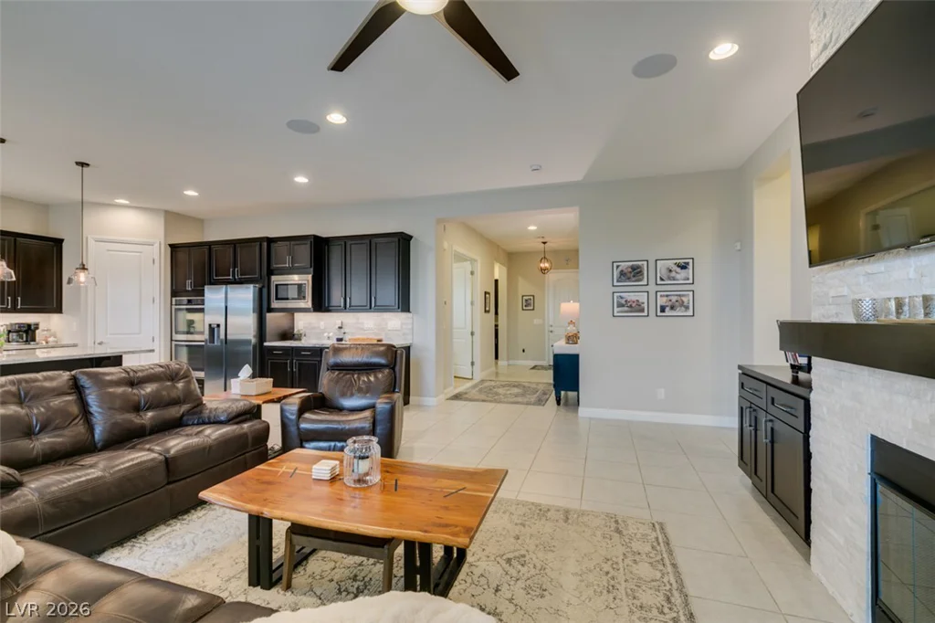 7326 Winesburg, Las Vegas, NV 89166