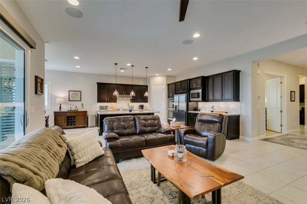 7326 Winesburg, Las Vegas, NV 89166