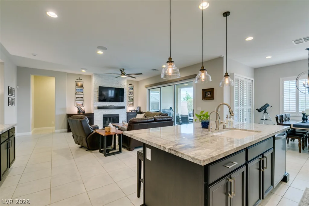 7326 Winesburg, Las Vegas, NV 89166