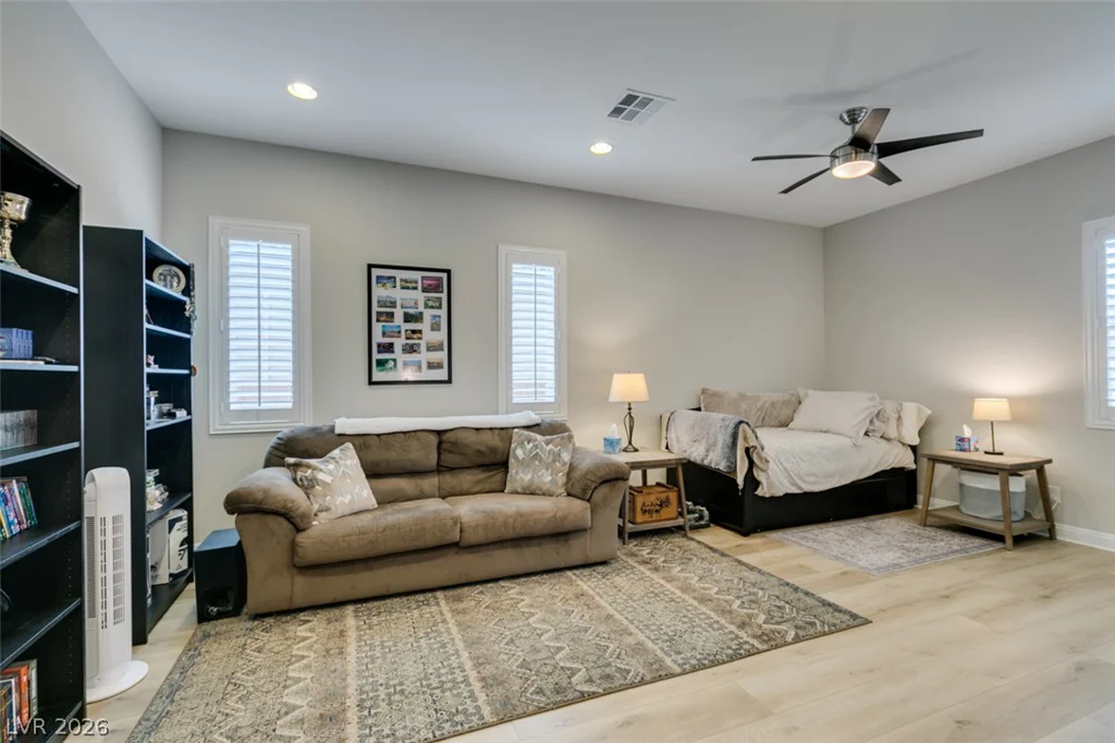 7326 Winesburg, Las Vegas, NV 89166