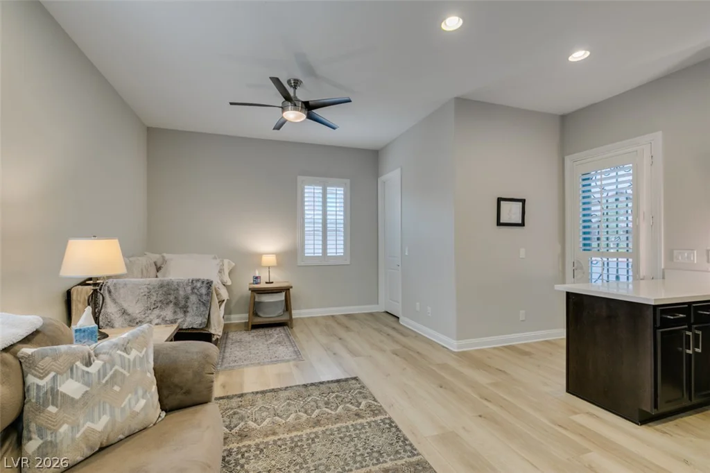 7326 Winesburg, Las Vegas, NV 89166