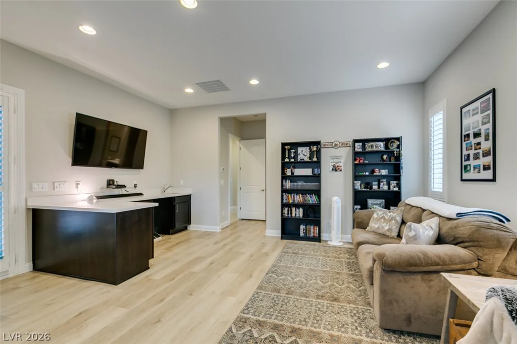 7326 Winesburg, Las Vegas, NV 89166