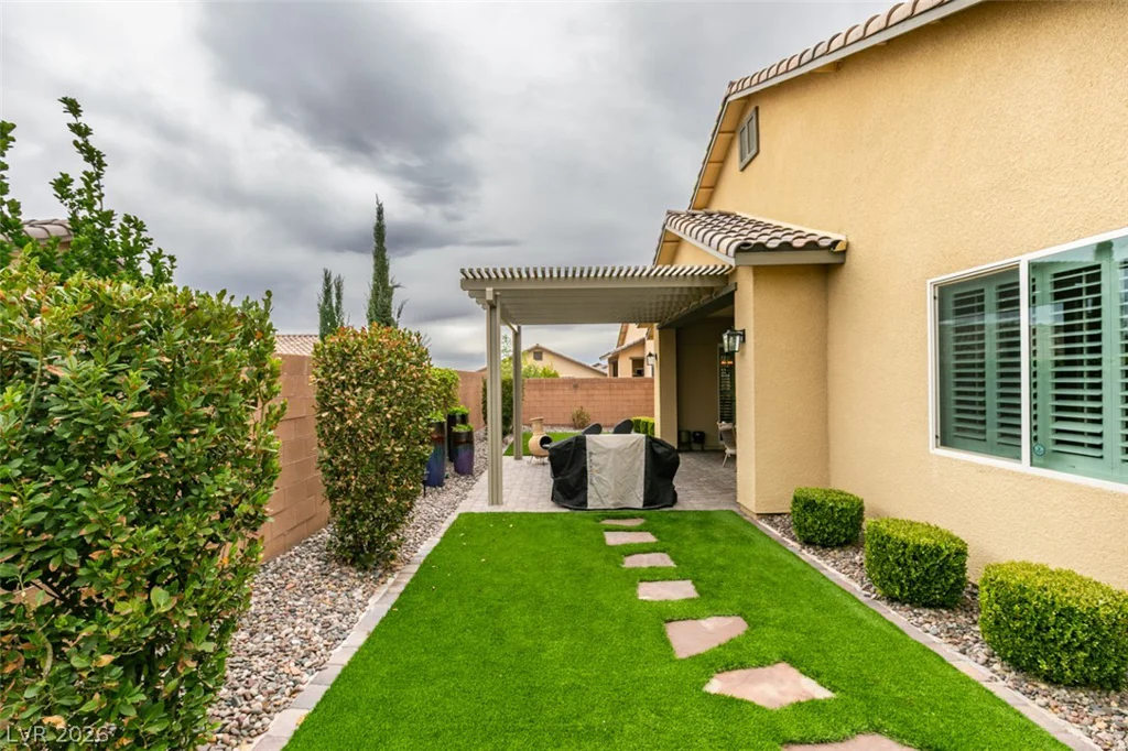 7326 Winesburg, Las Vegas, NV 89166