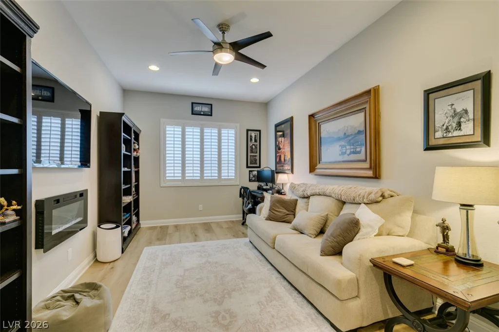 7326 Winesburg, Las Vegas, NV 89166