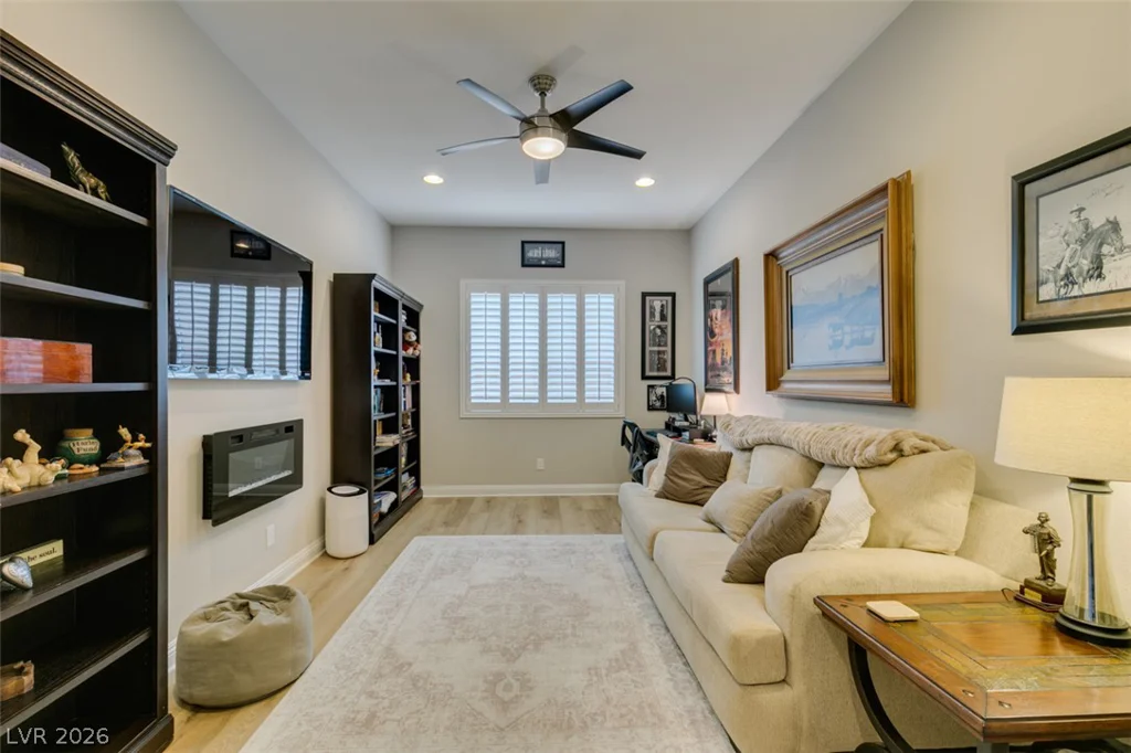 7326 Winesburg, Las Vegas, NV 89166