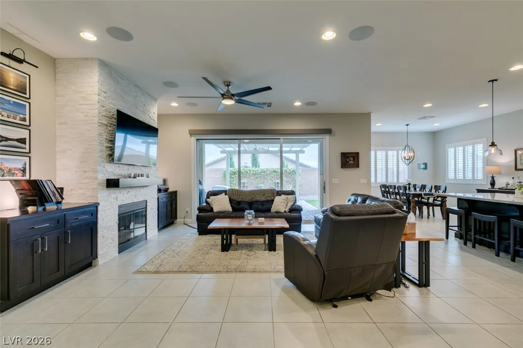 7326 Winesburg, Las Vegas, NV 89166