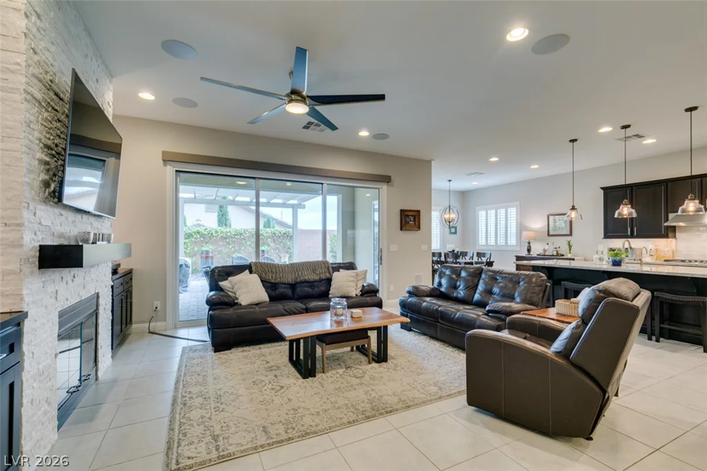 7326 Winesburg, Las Vegas, NV 89166