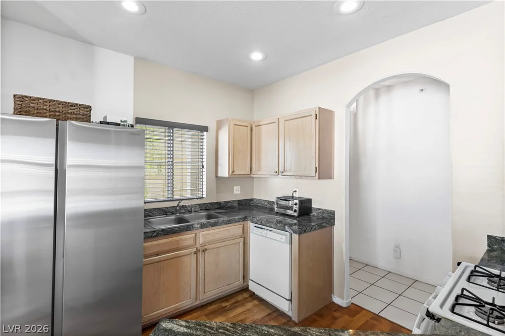 6480 Annie Oakley, Las Vegas, NV 89120