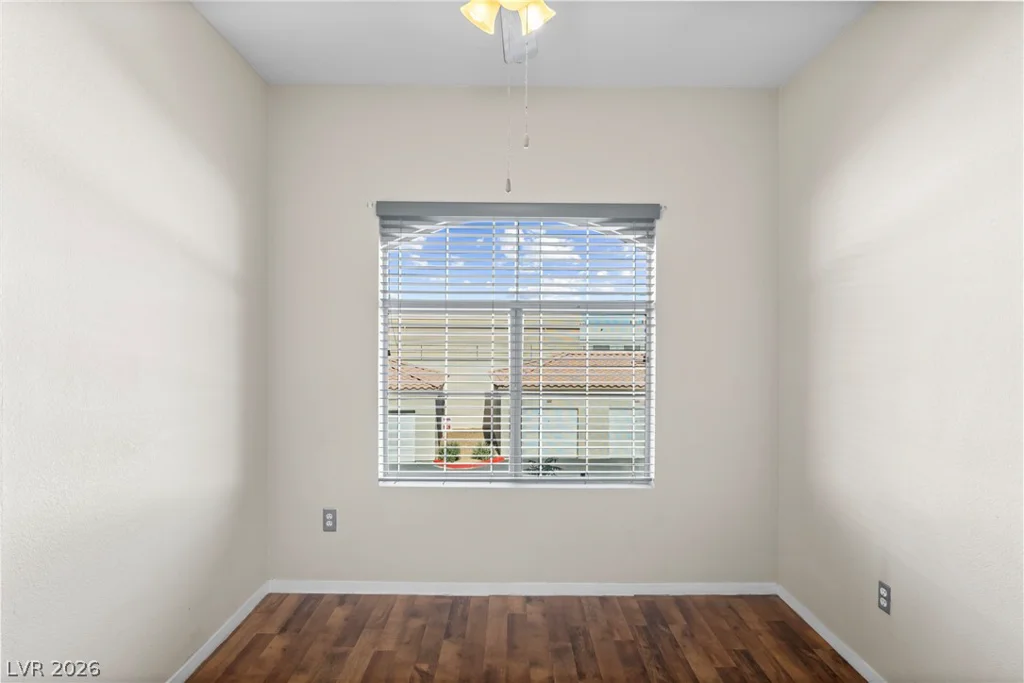 6480 Annie Oakley, Las Vegas, NV 89120