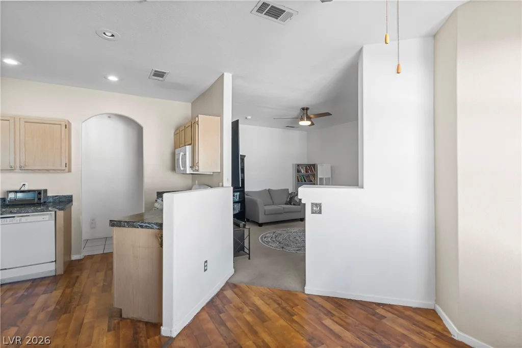6480 Annie Oakley, Las Vegas, NV 89120