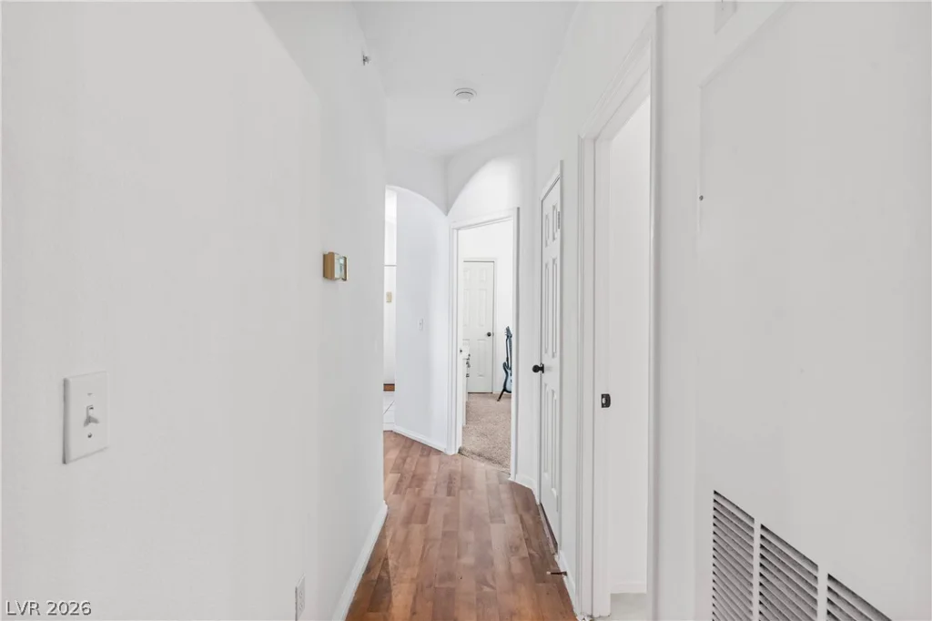 6480 Annie Oakley, Las Vegas, NV 89120