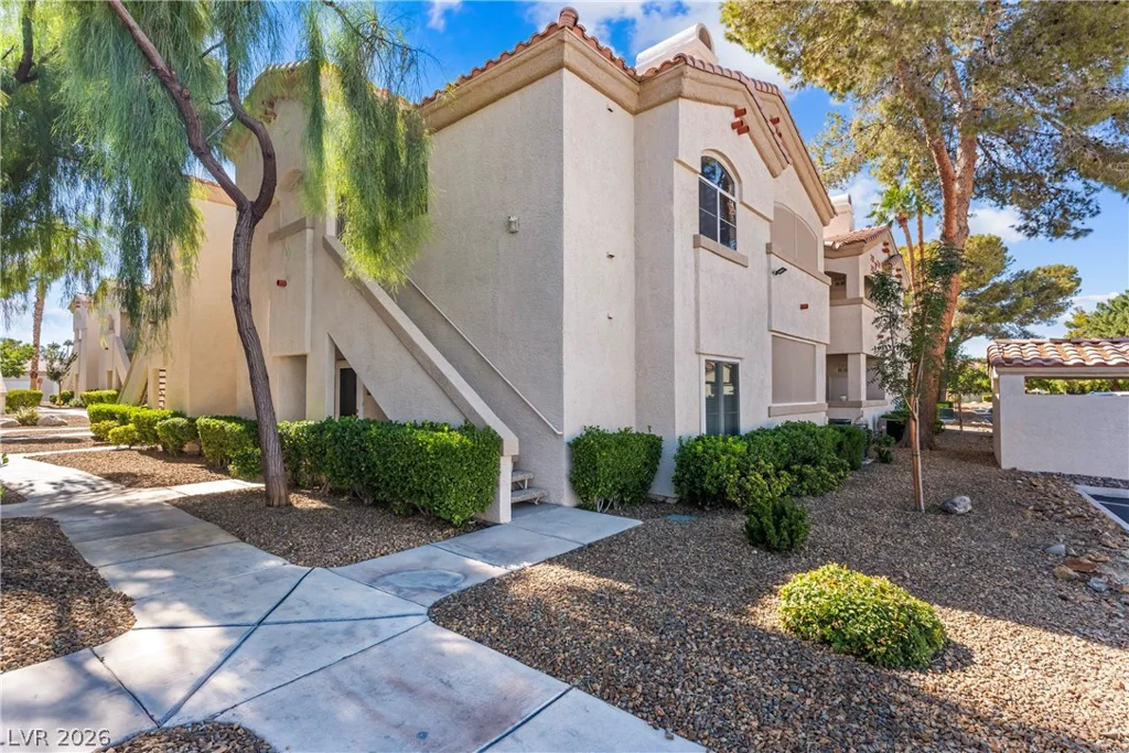 6480 Annie Oakley, Las Vegas, NV 89120