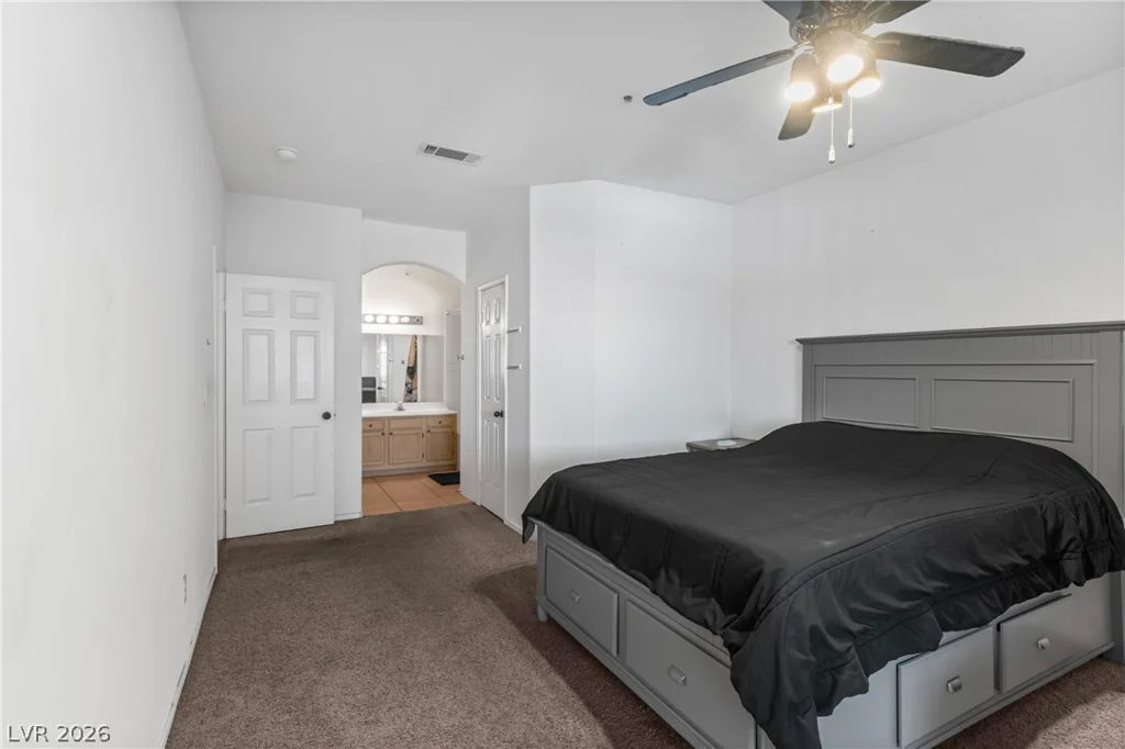 6480 Annie Oakley, Las Vegas, NV 89120