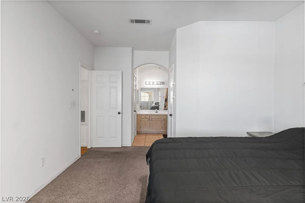 6480 Annie Oakley, Las Vegas, NV 89120