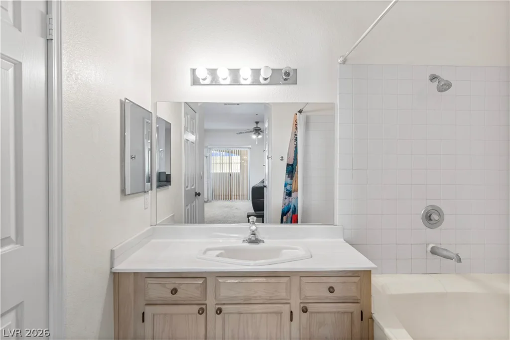 6480 Annie Oakley, Las Vegas, NV 89120