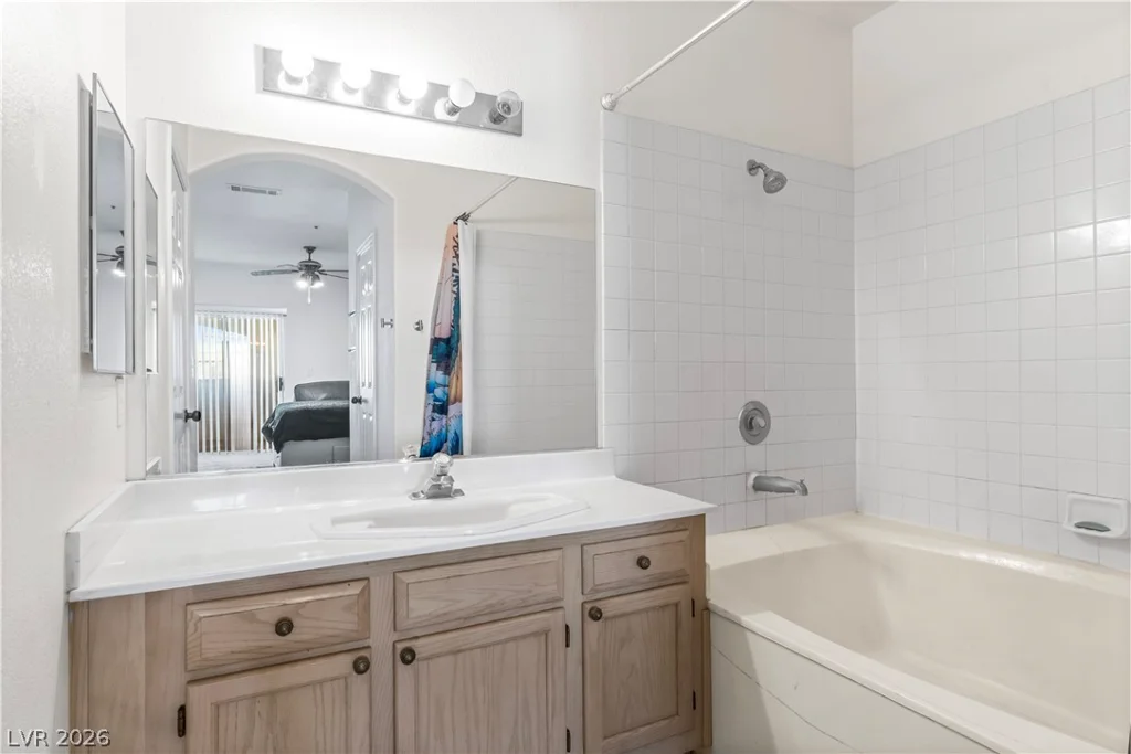 6480 Annie Oakley, Las Vegas, NV 89120