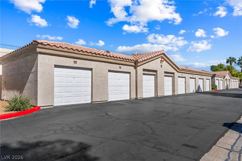 6480 Annie Oakley, Las Vegas, NV 89120