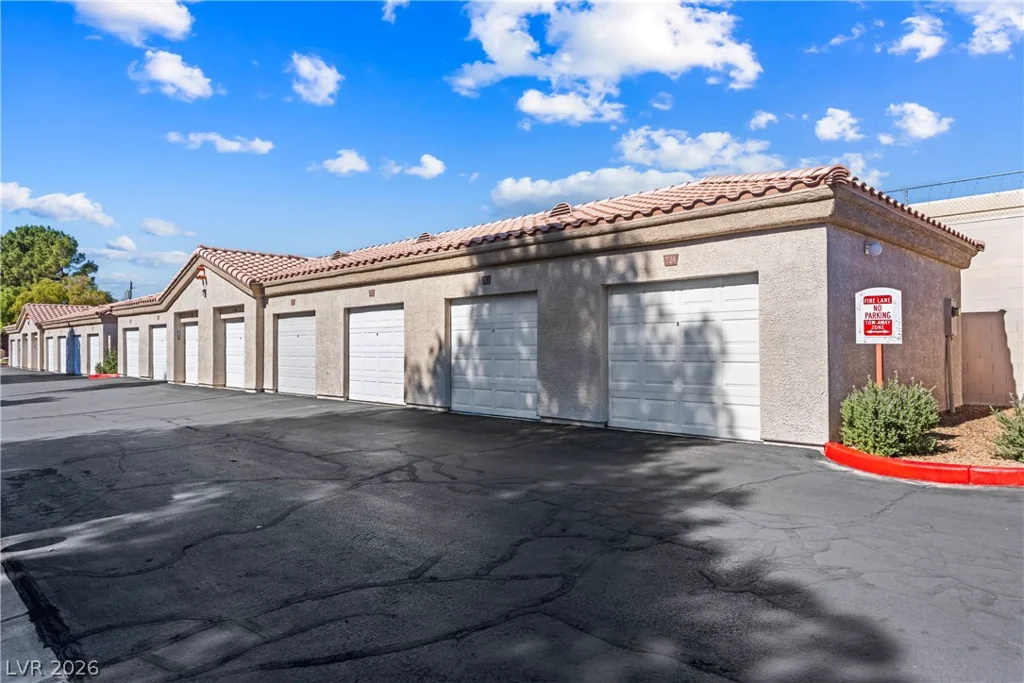 6480 Annie Oakley, Las Vegas, NV 89120