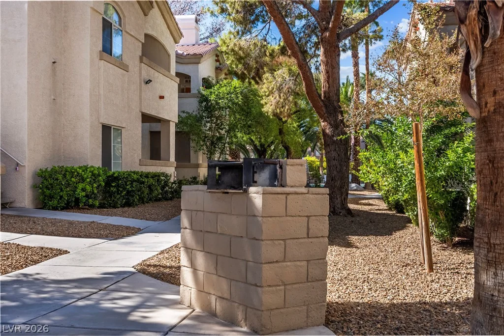 6480 Annie Oakley, Las Vegas, NV 89120