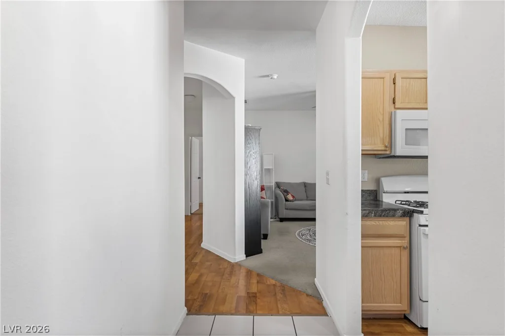 6480 Annie Oakley, Las Vegas, NV 89120
