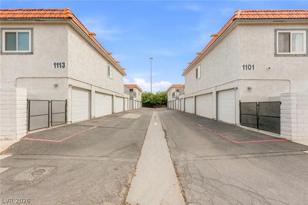 1101 Willow Tree, Las Vegas, NV 89128