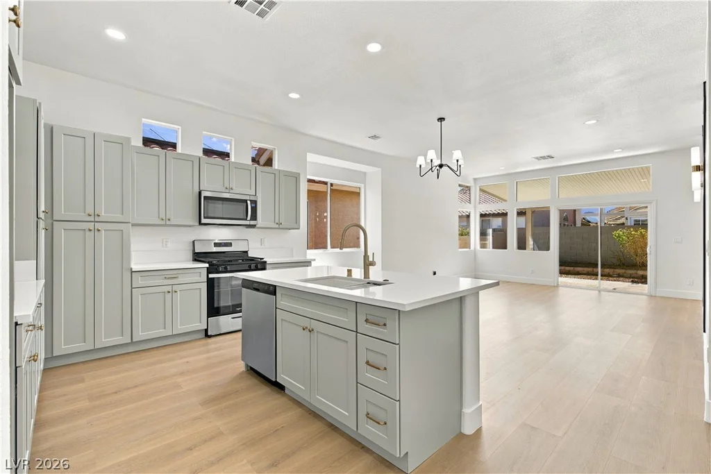 1149 Coral Desert, Las Vegas, NV 89123