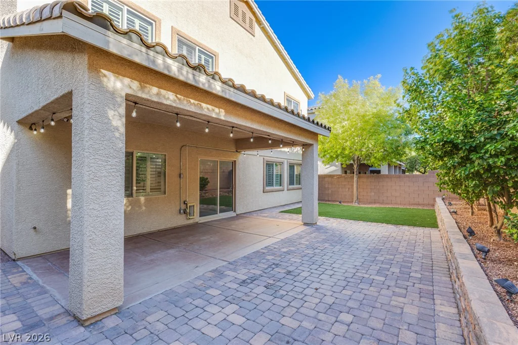 8121 Crushed Velvet, Las Vegas, NV 89166
