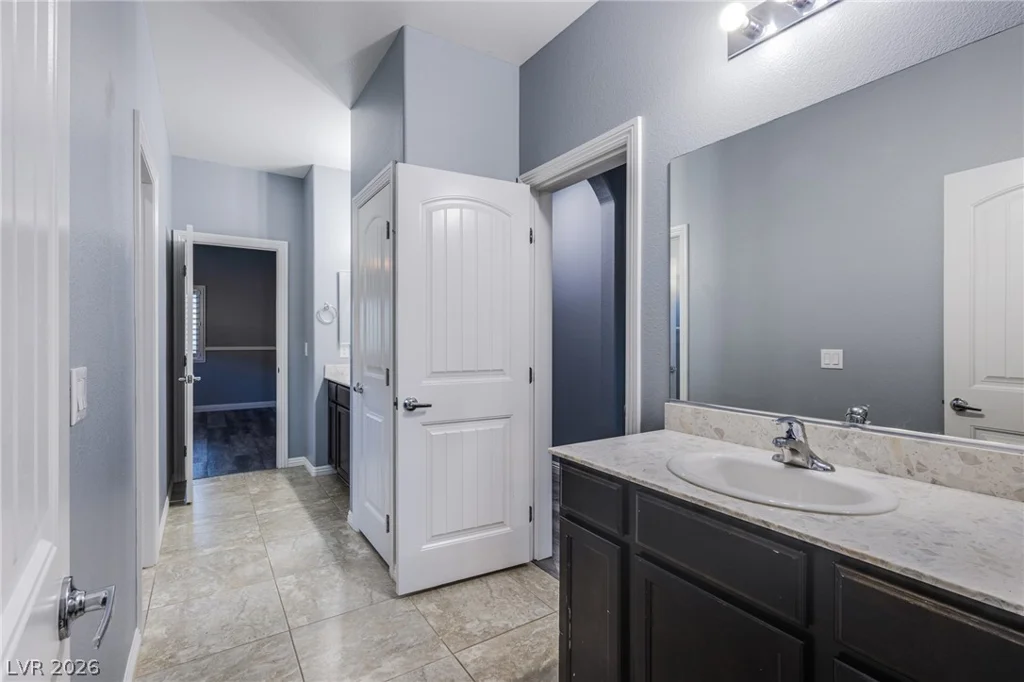 8121 Crushed Velvet, Las Vegas, NV 89166